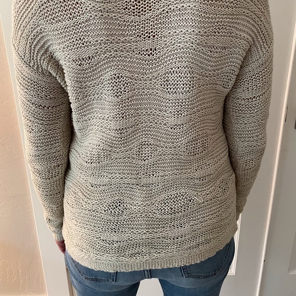 Spring sweater - Picture 2 of 3